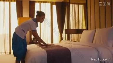 打扫酒店房间的亚洲女佣